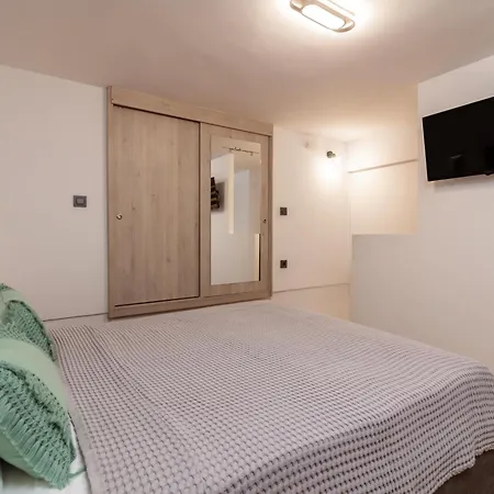 Elena's By The Sea Maisonette Apartament *