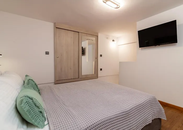 Elena's By The Sea Maisonette Daire *